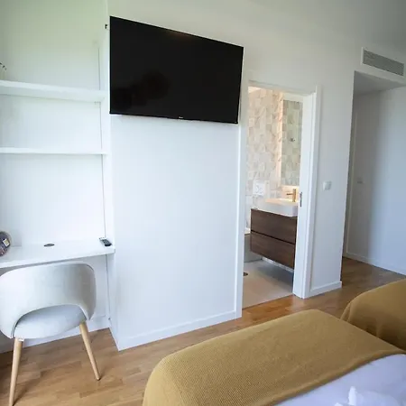 Willa Dori's Modern Retreat By Tmlc