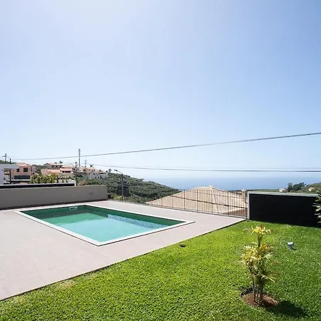 Dori's Modern Retreat By Tmlc * Funchal (Madeira)
